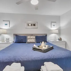 2bed 1bath Minutes To Downtown, Beaches, Restaurants, Theaters And Sarasota