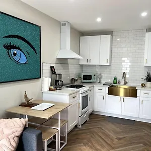  Apartment Downtown Groovy Studio United States